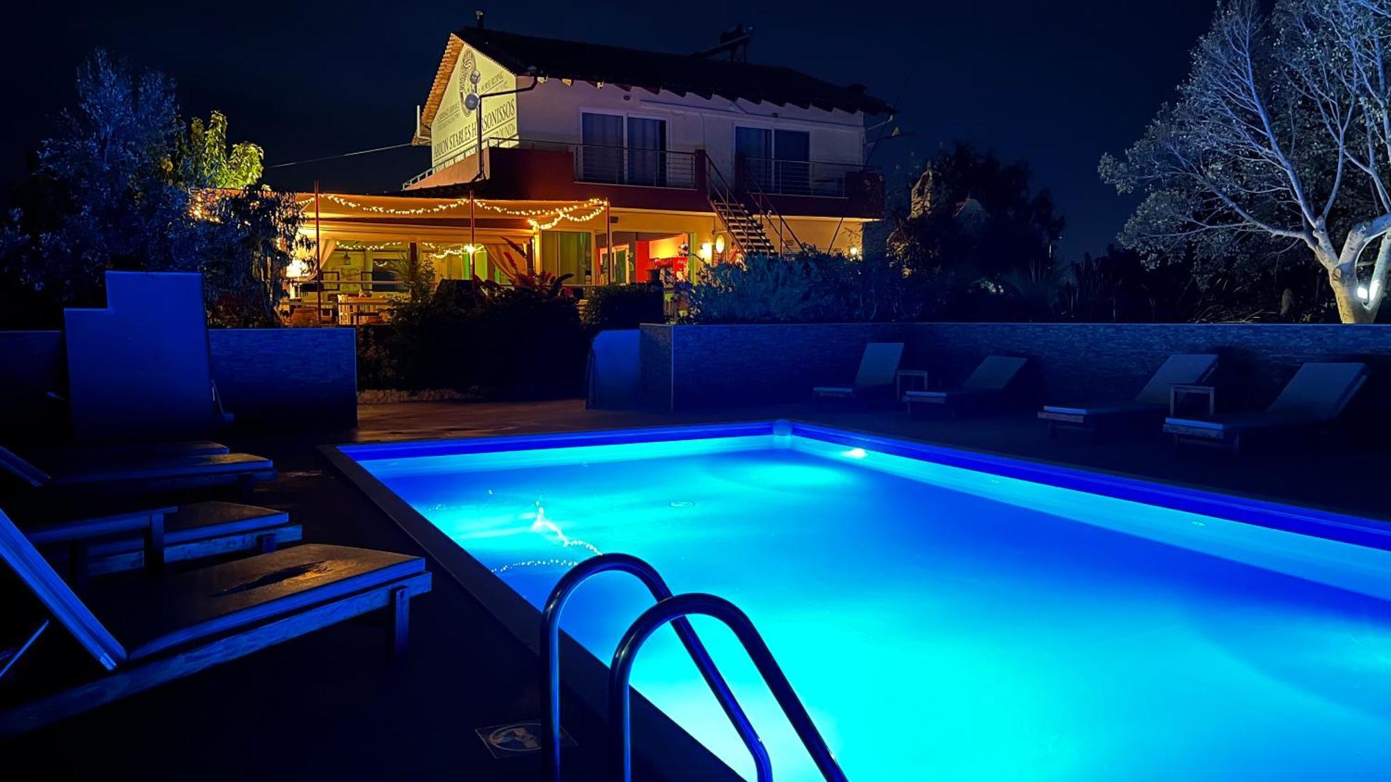 Arion Stables & Apartments Hersonissos  Esterno foto