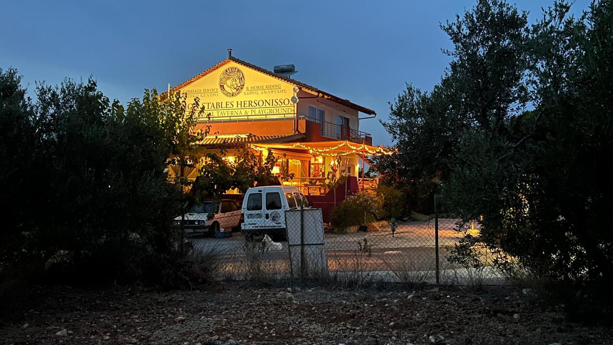 Arion Stables & Apartments Hersonissos  Esterno foto