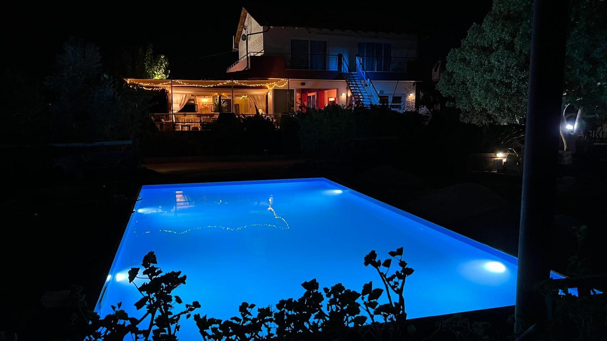 Arion Stables & Apartments Hersonissos  Esterno foto
